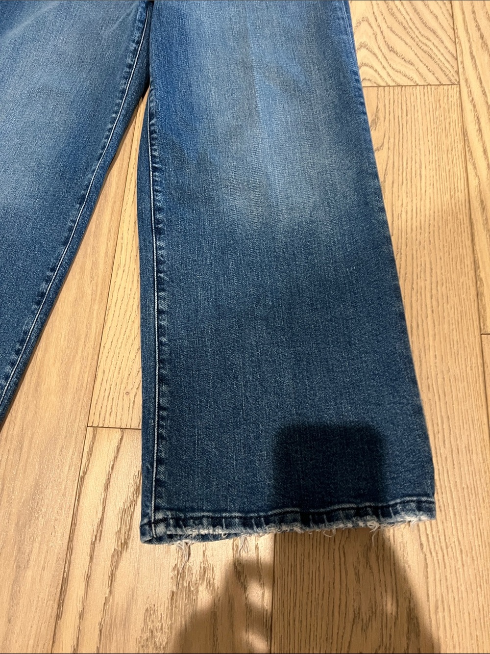 Good American Medium Wash High-Rise Wide Leg Jeans - Picture 4 of 8